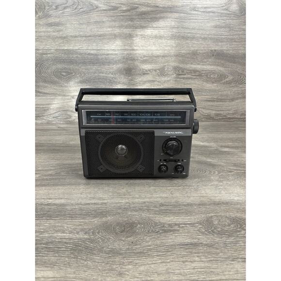 Realistic Radio Shack 12-625A FM AM Portable AC DC Radio TESTED Retro Vintage - Picture 1 of 7